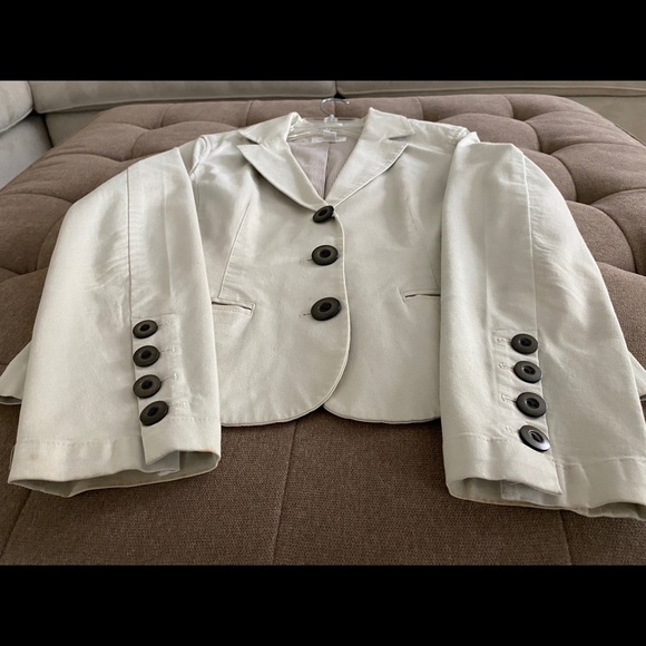 clothes - Picture 7 of 8